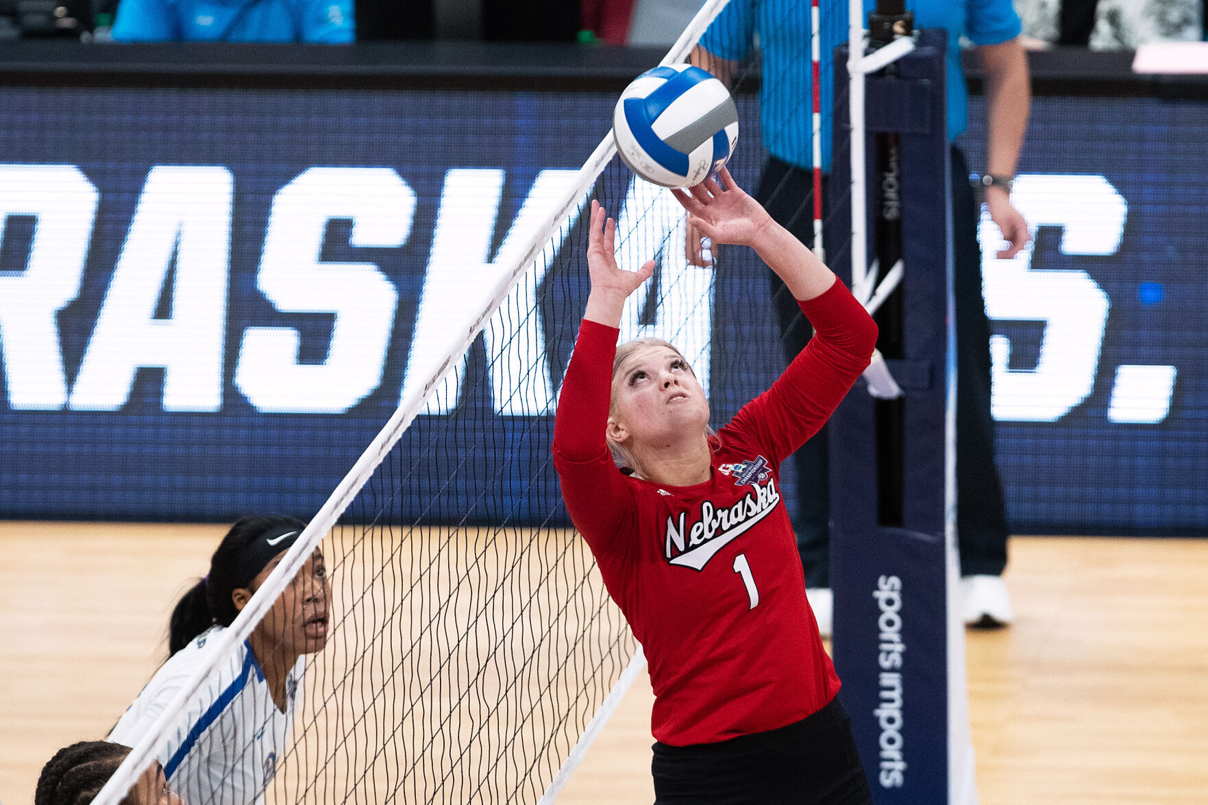 121721-owh-spo-nuvolley-em28.jpg